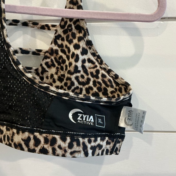 ZYIA Leopard Print Strappy Bra - Picture 3 of 3
